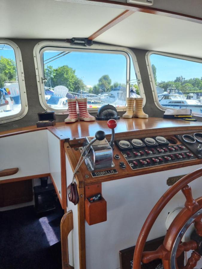 Traditional Boat Hotel Thorpe  Luaran gambar